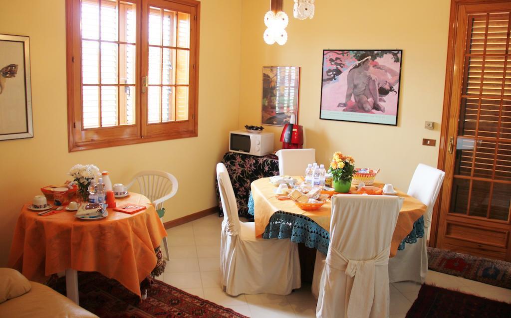 Bed and Breakfast La Casa Di Jo Vittoria Zimmer foto